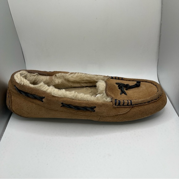 Women’s UGG Moccasins Size 9 - Picture 8 of 10